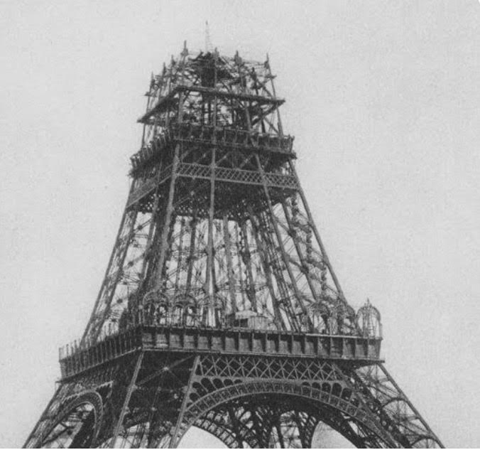 Si vas a París y no fuiste a  La Torre Eiffel ergo no estuviste en la capital luz