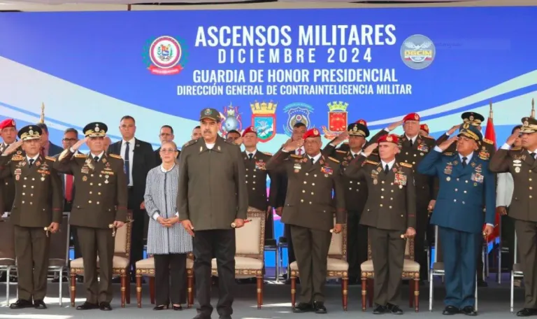 Maduro asciende a profesionales de Guardia de Honor Presidencial y Contrainteligencia Militar