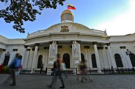 ¿Qué paso en el Parlamento en el mes de marzo?