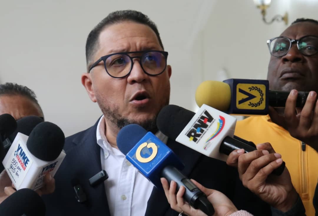 José Brito: «Quien apoye el secuestro de los migrantes se considera antivenezolano y arrastrado a los intereses de EEUU»